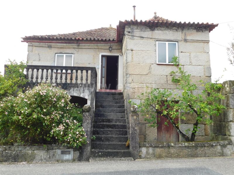 House V3 Paranhos Seia - garden, barbecue