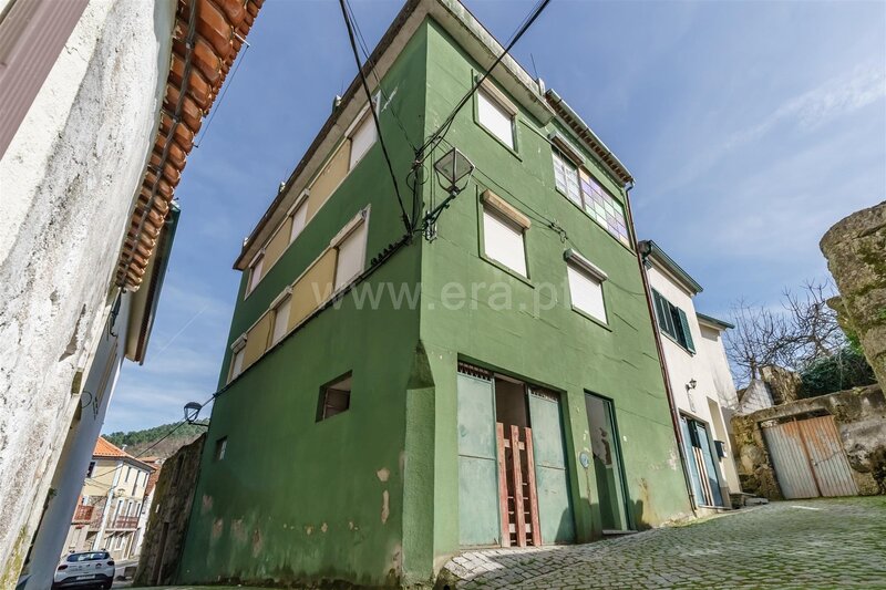 Casa V5 São Romão Seia - garaje, ático, terraza
