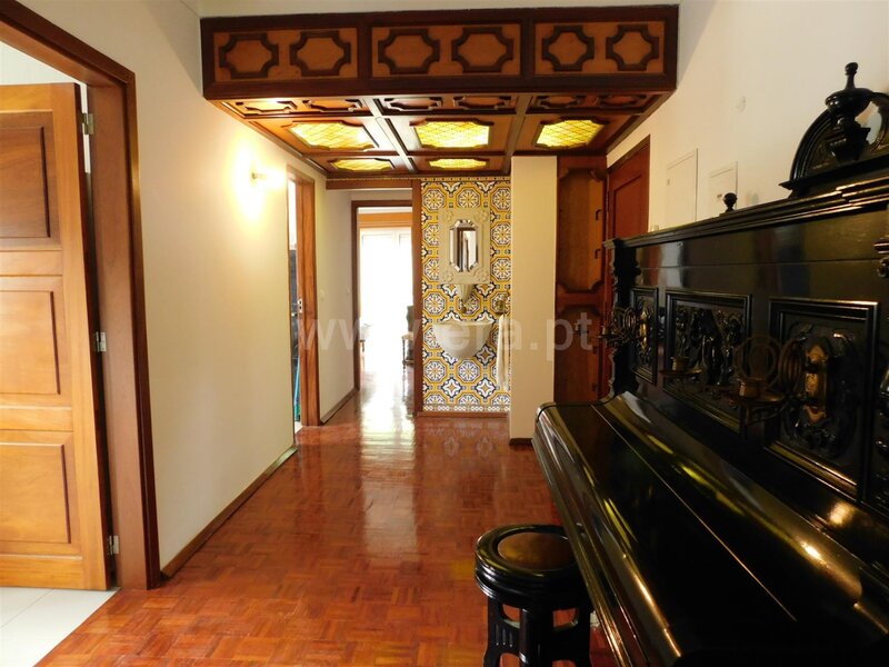 Apartamento T2 no centro Seia - arrecadação, sótão, varanda
