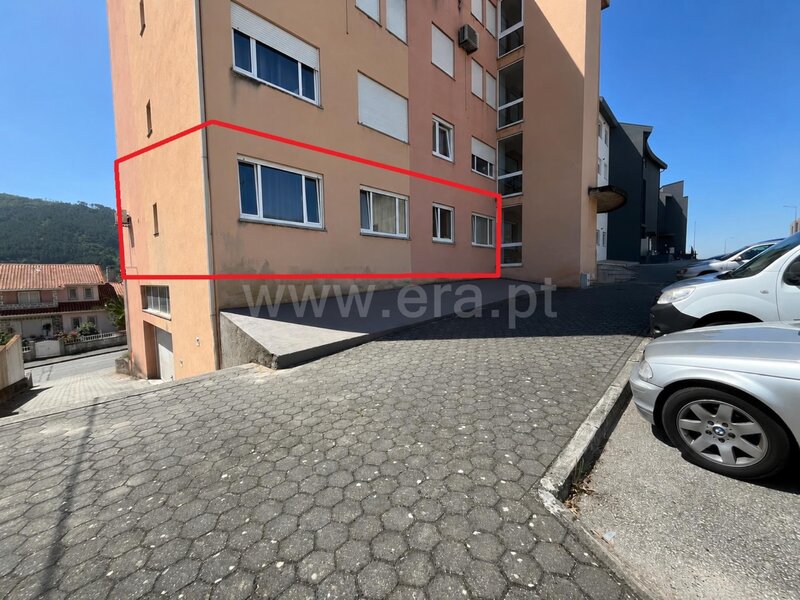 Apartamento T3 Seia - varanda, lugar de garagem
