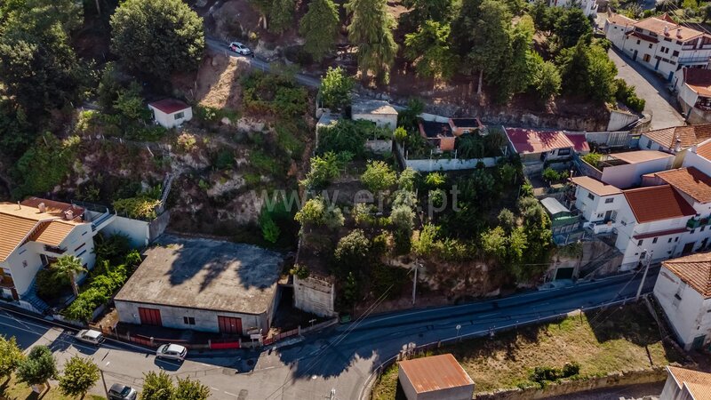 Terreno Urbano com 403m2 São Romão Seia - electricidade, árvores de fruto, água, bons acessos