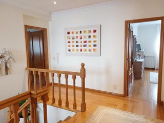 -57501545_Dh8tTv8i7Ebon8duigCh.jpg