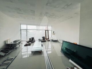-212899292_ID00409501-0000-0500-0000-0000153768ac.jpg