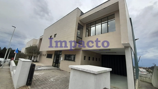 -190005120_aHR0cHM6Ly9tZWRpYWltcGFjdG8ueGltby5wdC8vaW1vdmVpcy81MTIwLzliMWRkMzdhLTFmZjQtNGZjMi05N2YzLWIyZDQwZmJlOWZlZS5qcGc.webp