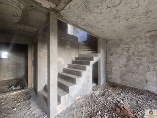 -706187185_r2siw1byxxzr2a56.jpg