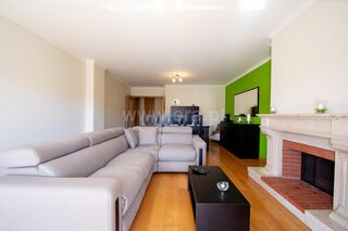 -611343385_apartamento-t3-ilhavo-ilhavo-sao-salvador_14_1_1343385_16722569_2_1_hq4Wbrqyr3rcCEahEDnUajhW6dmbV3nBfx8vjxrrNGvEB8h4ZPpqcw_.jpg