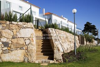 -69032693_quinta-da-martinha-e7d05bb9-db50-47e4-81ef-40468fbeff7b.JPG