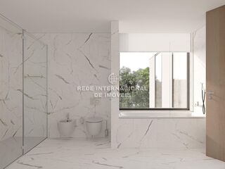 -69034280_09__20MasterSuite_20WC_201_1720176412775.jpg