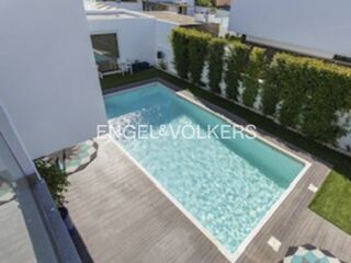 -876428506_caa1ca97-f693-45b3-8553-d00605035ec7.jpg