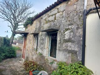 -611313316_moradia-geminada-t2-vila-nova-de-gaia-oliveira-do-douro_14_1_1313316_16915931_2_1_TwMlFEt59_2fDcMcui0TNDrF_2bhdA3nw41h1Ka8YMvNlELEB8h4ZPpqcw_.jpg