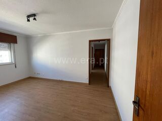 -611461066_apartamento-t1-vila-nova-de-gaia-vilar-de-andorinho_14_1_1461066_17873109_2_1_7ffoTpqiUZ8A_2fnAINGoPNw5xNFWGyfvlnBJrKtoghofEB8h4ZPpqcw_.jpg