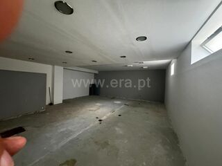 -611469106_armazem-vila-nova-de-gaia-mafamude-e-vilar-do-paraiso_14_1_1469106_17958511_2_1_I9VyzgOQ6gX2MvGBSdK8rnwaDXzzTGUR0_2biGTOZutpTEB8h4ZPpqcw_.jpg