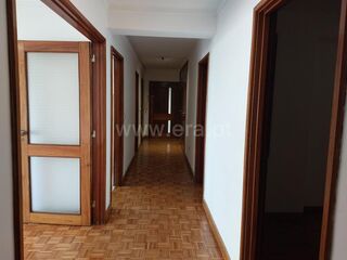 -611484347_apartamento-t3-porto-campanha_14_1_1484347_18131787_2_1__2fmP0Xwr6Tv9YPu1tuHOfJ5_2bqkY92kxbwIsds6_2flhakfEB8h4ZPpqcw_.jpg