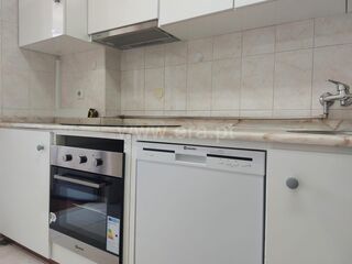 -611484347_apartamento-t3-porto-campanha_14_1_1484347_18131801_2_1_omT0KLb_2fYwAKgYWH9zO1Wwc4s_2fTiCUuoyoDkajyKnMPEB8h4ZPpqcw_.jpg