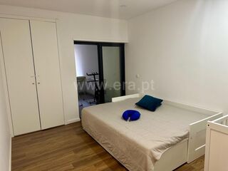 -611488498_apartamento-t2-vila-nova-de-gaia-mafamude-e-vilar-do-paraiso_14_1_1488498_18171932_2_1_pCQrYm1QqNOuZi3KFM2erusNmnFfjM2VK3WGwOQiVdfEB8h4ZPpqcw_.jpg
