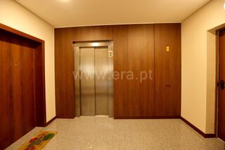 -611488498_apartamento-t2-vila-nova-de-gaia-mafamude-e-vilar-do-paraiso_14_1_1488498_18171944_2_1_VIBOIZBcizPtTIyBH1gzvfgTW0l9VS3QFQswaHMTu7HEB8h4ZPpqcw_.jpg
