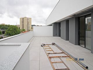 -212980376_IDe7dc9a01-0000-0500-0000-00001587004a.jpg