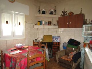 -706190169_9dyhgt9akqvsxgz7.jpg