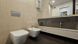 -611475942_apartamento-t3-almada-charneca-da-caparica_14_1_1475942_18033952_2_1_dDCzGTBgugSG4i2DAYcn9OInLd81BQOABvUqyFjM5AHEB8h4ZPpqcw_.jpg