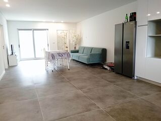 -8144434105_prod_795772_slide.jpeg
