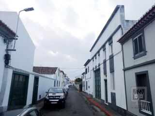 Exterior - local