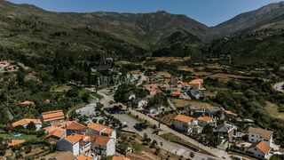 -611426948_moradia-em-banda-t2-covilha-unhais-da-serra_14_1_1426948_17514120_2_1_v9Ocgcpni5M0sQZLXt0SSjqwDWxk8zUFkqW40xcfQLPEB8h4ZPpqcw_.jpg