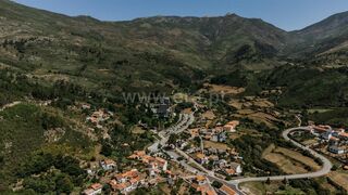 -611426948_moradia-em-banda-t2-covilha-unhais-da-serra_14_1_1426948_17514124_2_1_M4VR_2buS3rpoBJCr1HMhCQHWbEH6Qw4sXKeqtUeDLjnHEB8h4ZPpqcw_.jpg
