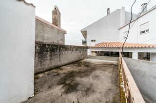 -611480172_moradia-geminada-t3-covilha-peraboa_14_1_1480172_18191162_2_1_UgLngIZD_2bP9H7YljBPlVGaHdk3W4KLtRYzmRstsMD_2frEB8h4ZPpqcw_.jpg