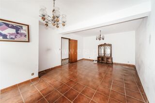 -611480172_moradia-geminada-t3-covilha-peraboa_14_1_1480172_18191186_2_1_vdzSAY9rDI1poXKUSh9NPWQlO0GQsmZjGe4DPge8BanEB8h4ZPpqcw_.jpg