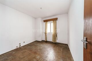-611480172_moradia-geminada-t3-covilha-peraboa_14_1_1480172_18191210_2_1_ciF4IlfvsDnPTpJlfXLBxnxklyzbLND5MMl45ysfT5DEB8h4ZPpqcw_.jpg