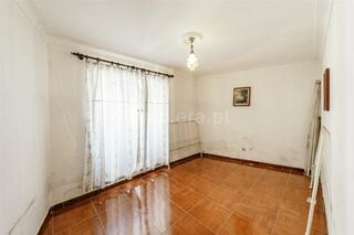 -611424753_moradia-geminada-t4-fundao-souto-da-casa_14_1_1424753_17536173_2_1_c8SZm9no6yYZtJnvWstN6I74jo_2bnX3fYRHu_2fkqFIBW7EB8h4ZPpqcw_.jpg