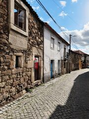 -611440513_moradia-em-banda-t3-castelo-branco-freixial-e-juncal-do-campo_14_1_1440513_17662606_2_1_XQvzSKDUjdWV7rAmhJrEHVdPrz_2bhkQKYS5135Kf2M63EB8h4ZPpqcw_.jpg