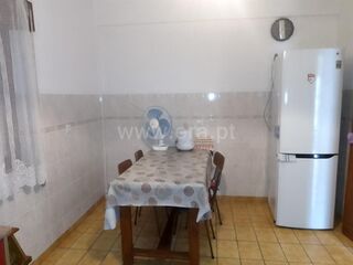 -611446752_moradia-geminada-t6-fundao-alpedrinha_14_1_1446752_17741811_2_1_zEa_2bYWeNtMax8_2ftMMwUBjkpYoYoGtby7S1vcE4y7X5zEB8h4ZPpqcw_.jpg