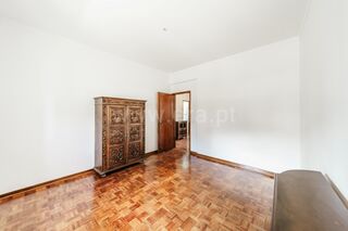 -611490572_apartamento-t4-covilha-covilha-e-canhoso_14_1_1490572_18207031_2_1_BanMA3i_2bYIP16oDb_2bNX77DwR1XVs6tHn3x2T_2fSfv1lPEB8h4ZPpqcw_.jpg
