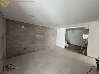 -706168293_7gd3q9bm42jmr7ro.jpg