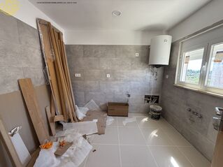 -706168293_p6m4snlsfzc1x8er.jpg