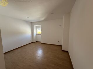 -706168293_vmb1tgtm8zz0uov2.jpg