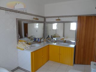 -199156200_ID4ea75100-0000-0500-0000-000002911dc4.jpg
