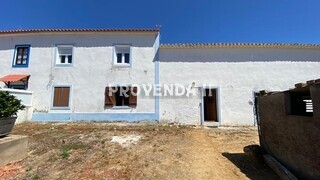 Quinta/Herdade V3 Aljezur - tanque, jardim, água da rede, árvores de fruto