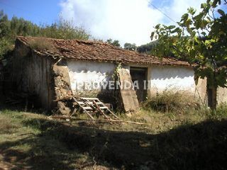 Terreno com 101m2 Passil Marmelete Monchique - electricidade, água