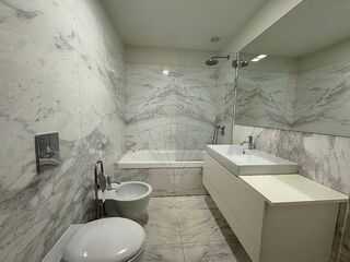 -2120741296251_a82c9004-c843-4be5-bd97-fd317f69fb87.jpg