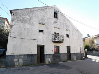 -611282148_moradia-t3-seia-santa-marinha-e-sao-martinho_14_1_1282148_17661921_2_1_Z_2bCaDbL_2bAzOTvnswEHJFDG5ARVhbpxOZRSj4_2fkxfsrnEB8h4ZPpqcw_.jpg