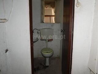 -611282148_moradia-t3-seia-santa-marinha-e-sao-martinho_14_1_1282148_17661922_2_1_9wHD_2frDr_2bnL6QTMym4nO_2fiQ66yx1_2bMPVnfmLe_2byD_2b6LEB8h4ZPpqcw_.jpg