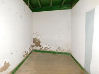 -611282148_moradia-t3-seia-santa-marinha-e-sao-martinho_14_1_1282148_17661926_2_1_epCxqq7FvEjHuAnTJ3rB_2bbDsPBPfDX0bQKv5H8KpGELEB8h4ZPpqcw_.jpg