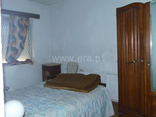 -611350872_moradia-t3-seia-seia-sao-romao-e-lapa-dos-dinheiros_14_1_1350872_16632289_2_1_NHGU3896lcpR9S2l9fJYnq4DCzr1yL1hGzm7w8qNPDbEB8h4ZPpqcw_.jpg