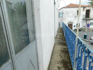 -611350872_moradia-t3-seia-seia-sao-romao-e-lapa-dos-dinheiros_14_1_1350872_16632299_2_1_MzAs7obieZGtu5Sv219L6rgaL_2bBtFA0Mr38hvxIePpzEB8h4ZPpqcw_.jpg