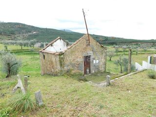 -611417259_quintinha-gouveia-moimenta-da-serra-e-vinho_14_1_1417259_17399648_2_1_K1IzLGOAXodLLQsy7CIDZD3TL3JEV92GU4QSE6ZLfm_2fEB8h4ZPpqcw_.jpg