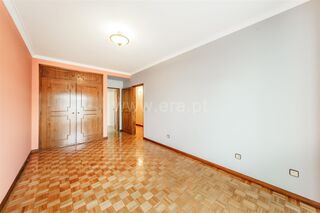 -611471802_apartamento-t3-seia-seia_14_1_1471802_18081800_2_1_BnLoSHXyc1hsgTKLou294YBSFkSr6oWwN2rOXHvq_2b6HEB8h4ZPpqcw_.jpg
