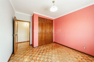 -611471802_apartamento-t3-seia-seia_14_1_1471802_18081804_2_1_wqiMtKCpIY_2bUb3KP97Wdf2wQlRMhwgpoZD_2bYo5X3qs3EB8h4ZPpqcw_.jpg