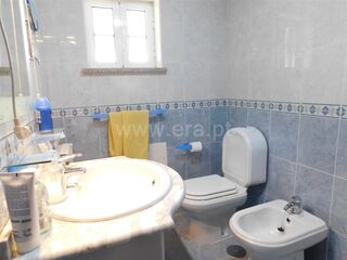 -611491902_moradia-t2-oliveira-do-hospital-santa-ovaia-e-vila-pouca-da-beira_14_1_1491902_18209634_2_1_BCyvouCV5_2fCotDjmxU4_2bzxvlp9j469_2bXvsG6wcir_2bNnEB8h4ZPpqcw_.jpg
